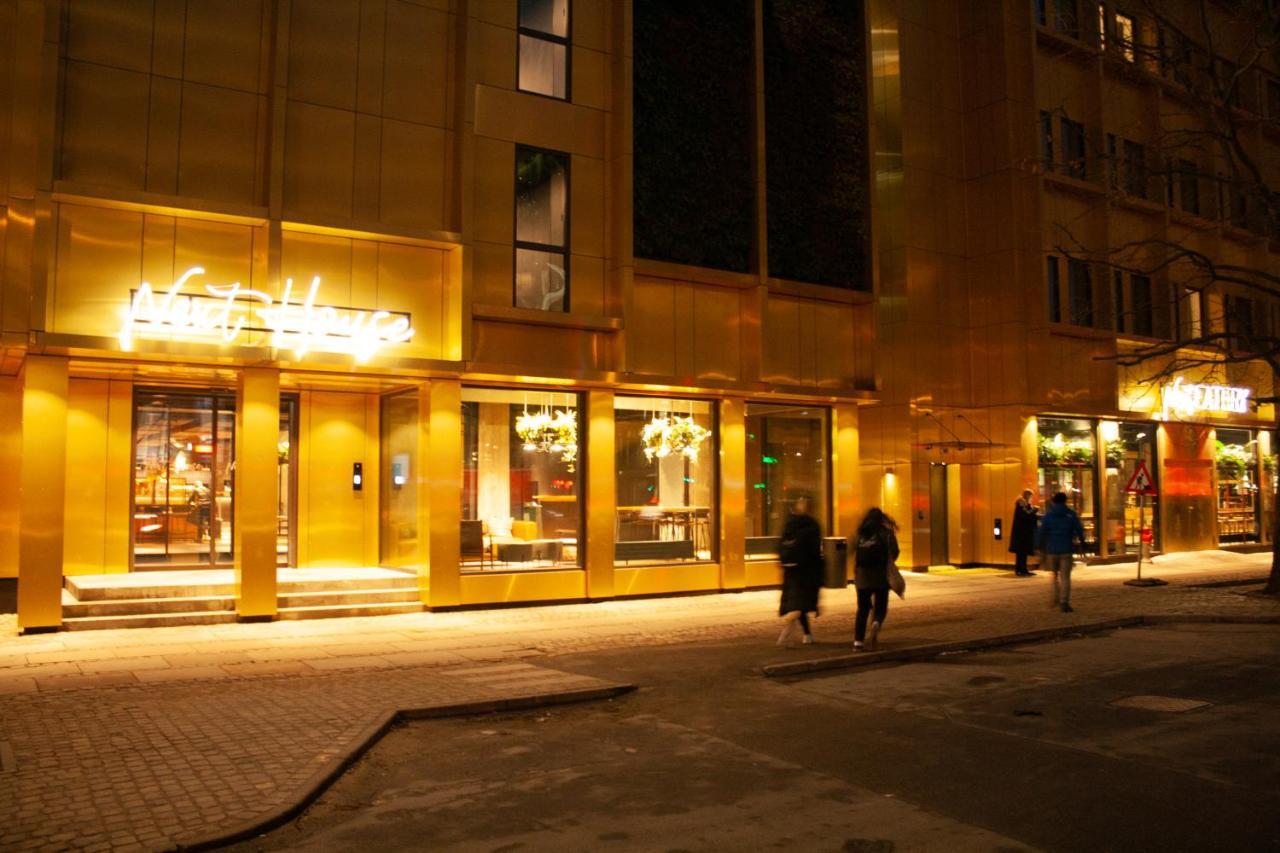 Хостел Next House Копенгаген Экстерьер фото Night view of the hotel